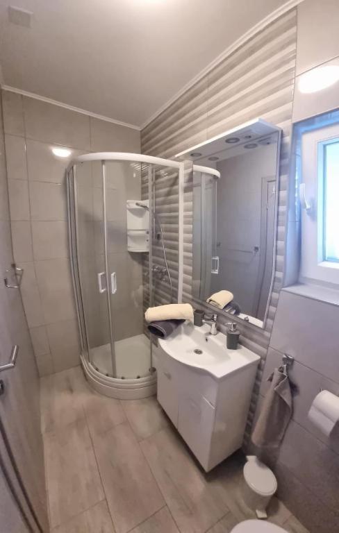 Matoc Apartments Murter Eksteriør bilde